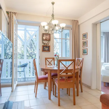 323, Seepark Apartment