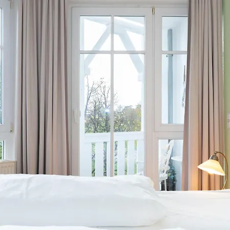 Apartment 323, Seepark *