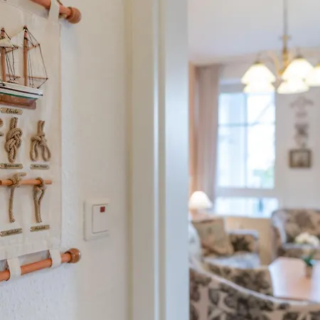 323, Seepark Apartment *